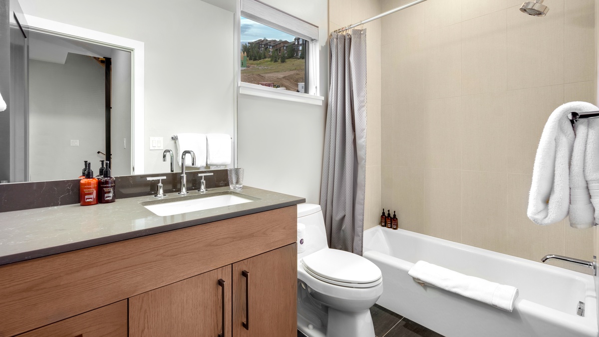 Shared Bathroom, Upper Level - Hallway bath adjacent to Bedrooms 2 and 3