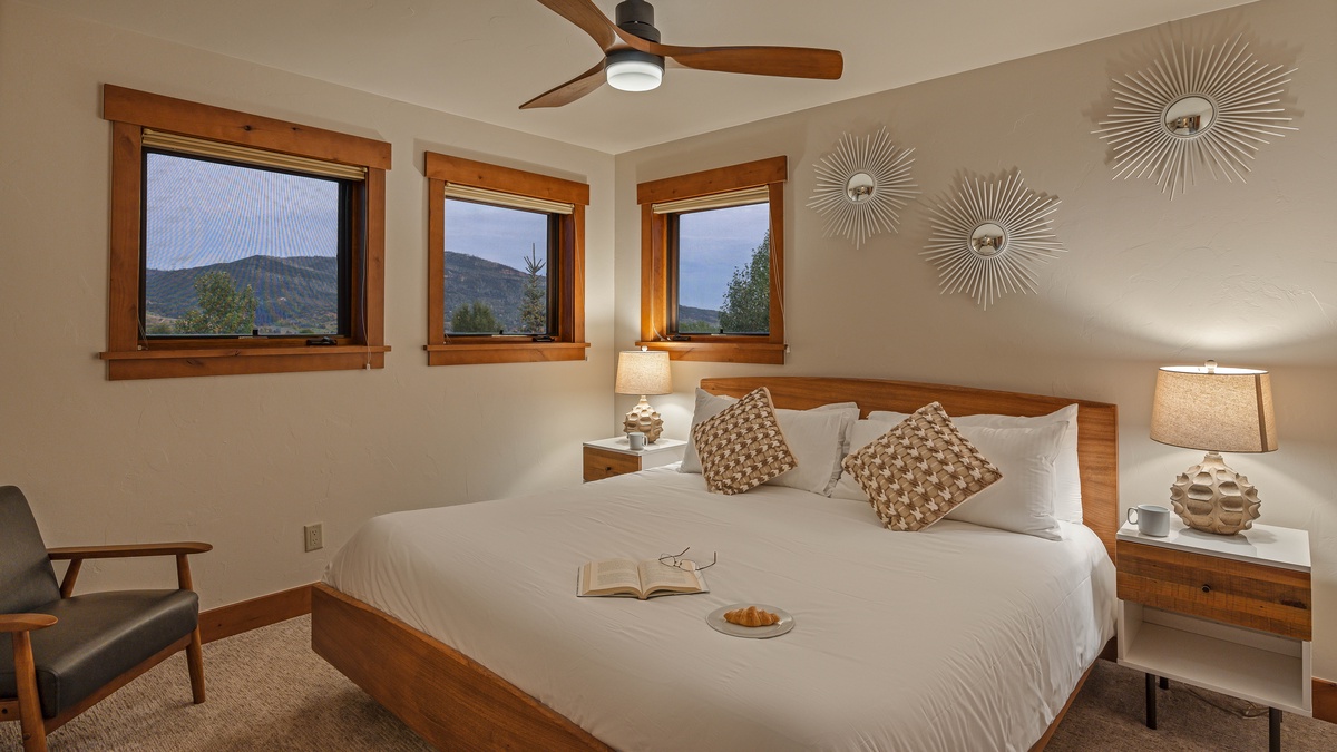 Bedroom 4, Upper Level - King bed