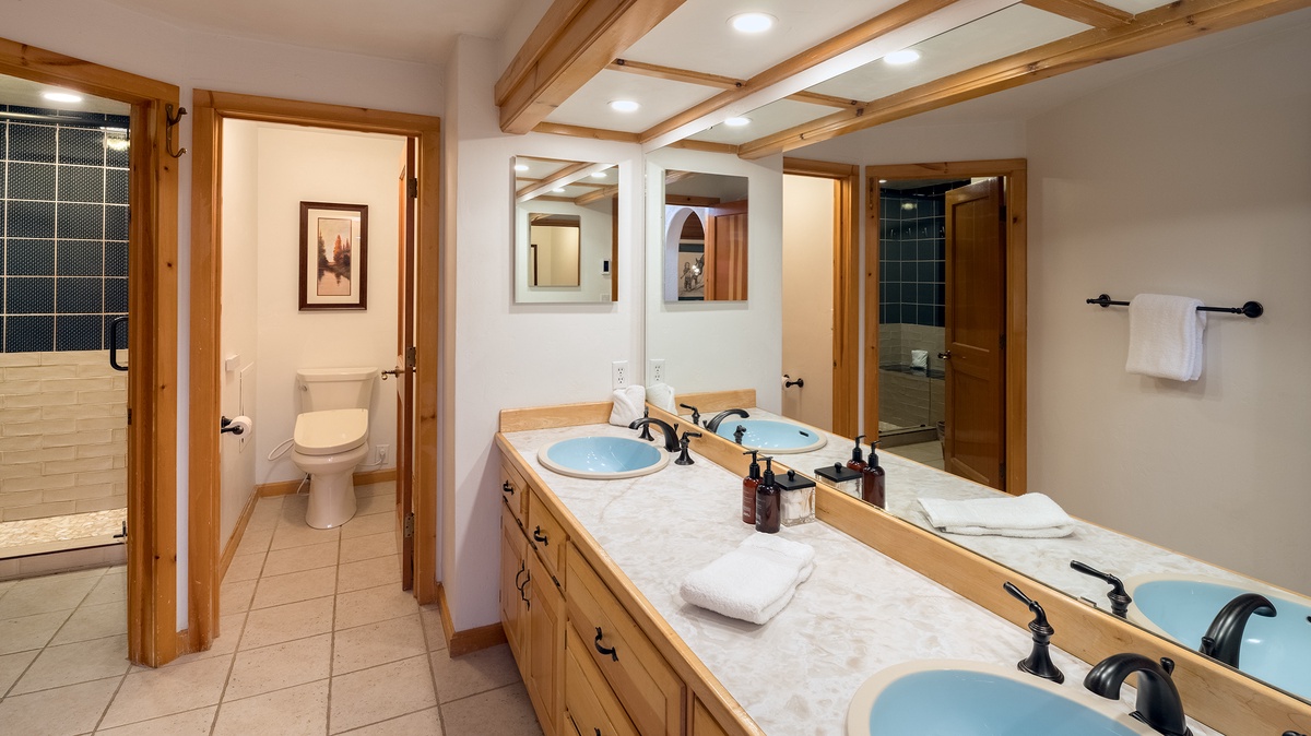 Shared Bathroom, Upper Level - Hall bathroom adjacent to Bedroom 2 and Bedroom 3