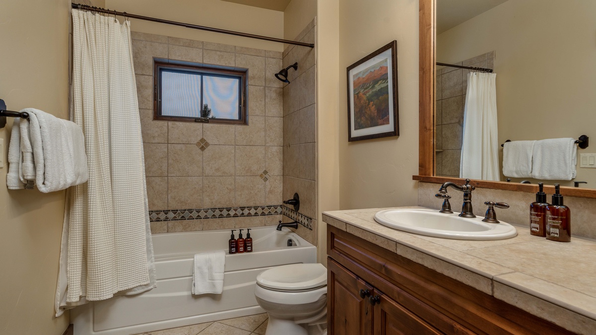 Chalet Beliza - Split king en suite bathroom