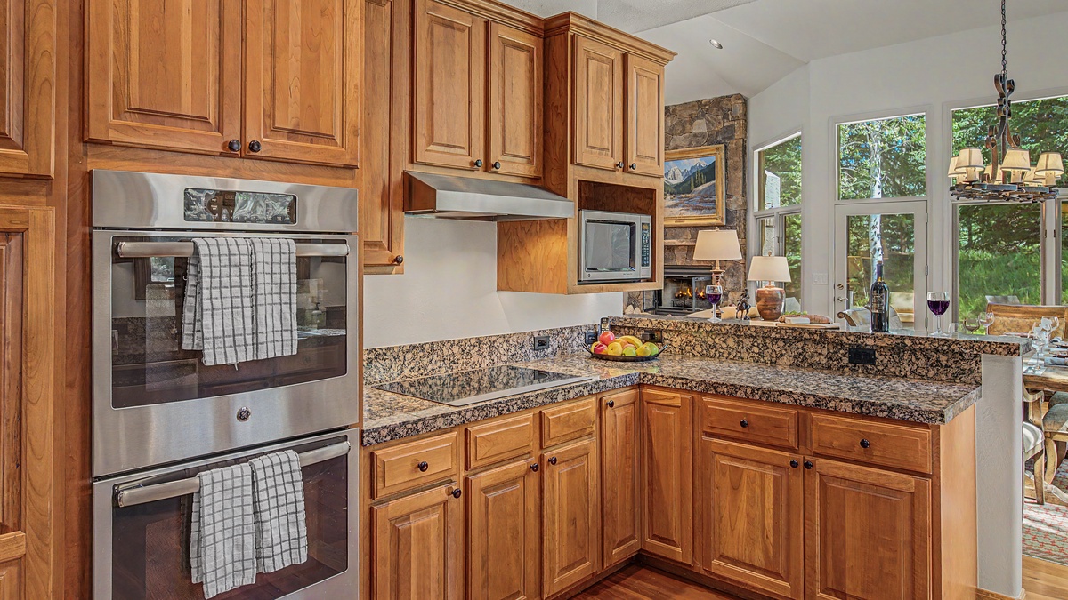 Kitchen, Main Level - Oven with surrounding cabinetry