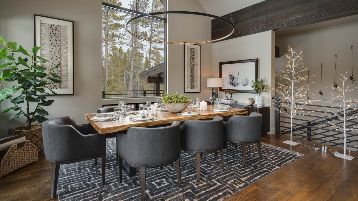 Dining Area, Main Level - Seating for eight