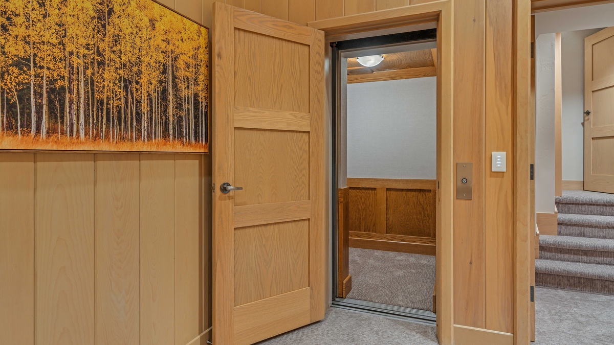 Elevator access throughout Founders Lodge