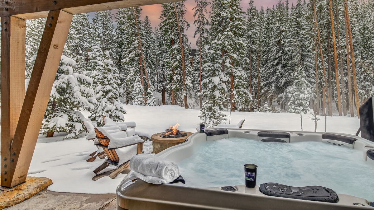 Hot Tub, Lower Level - With firepit