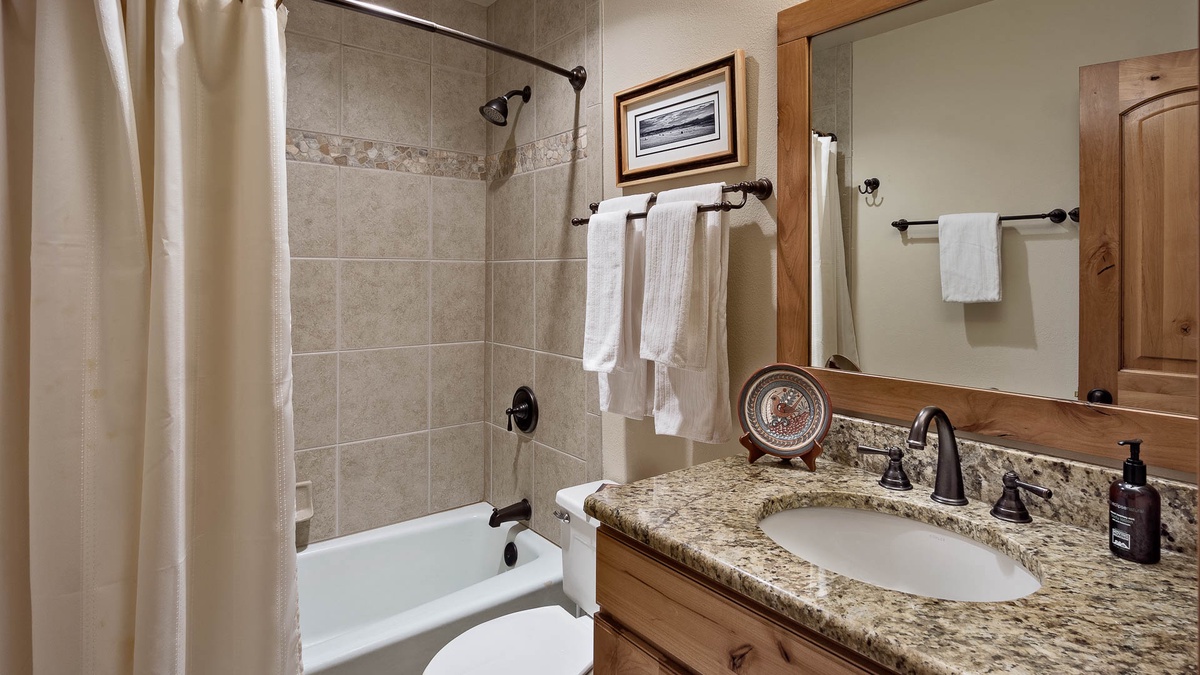 Hall Bathroom, Upper Level - Shared bathroom adjacent to bedroom 2