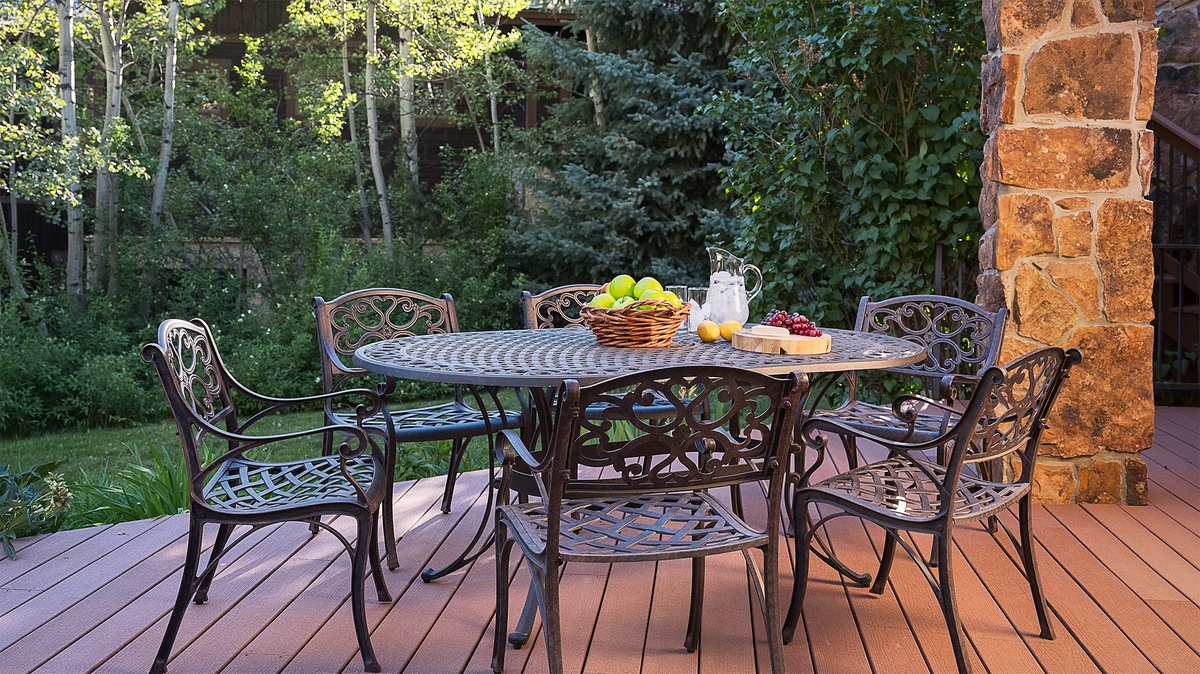 Patio, Lower Level - Outdoor dining area