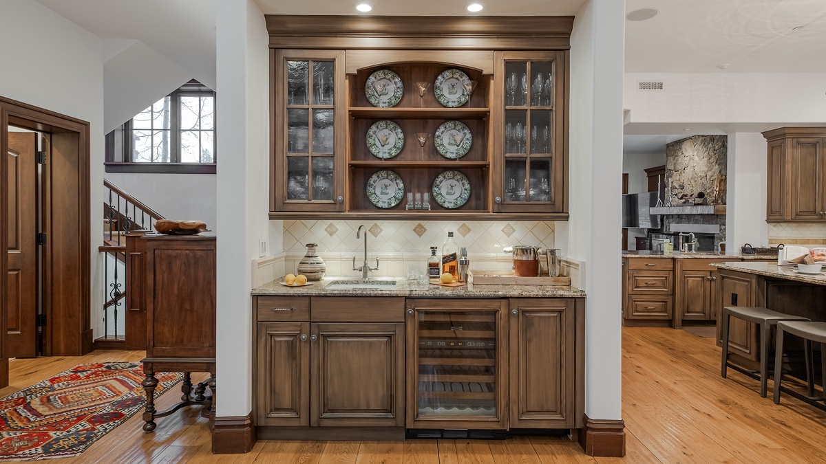 Wet Bar-Ice maker-Wine Refrigerator