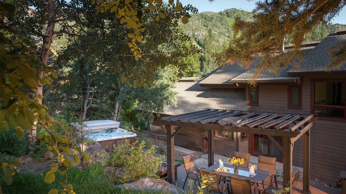 Deck, Main Level - Seating area