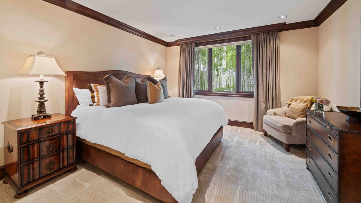 Bedroom 2, Lower Level - King bedroom suite