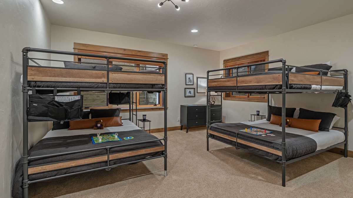 Lower Level queen-over-queen bunk room