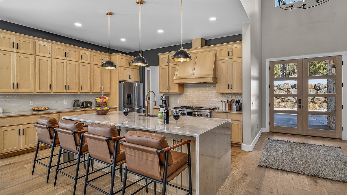 Kitchen, Main Level - Entry into kitchen