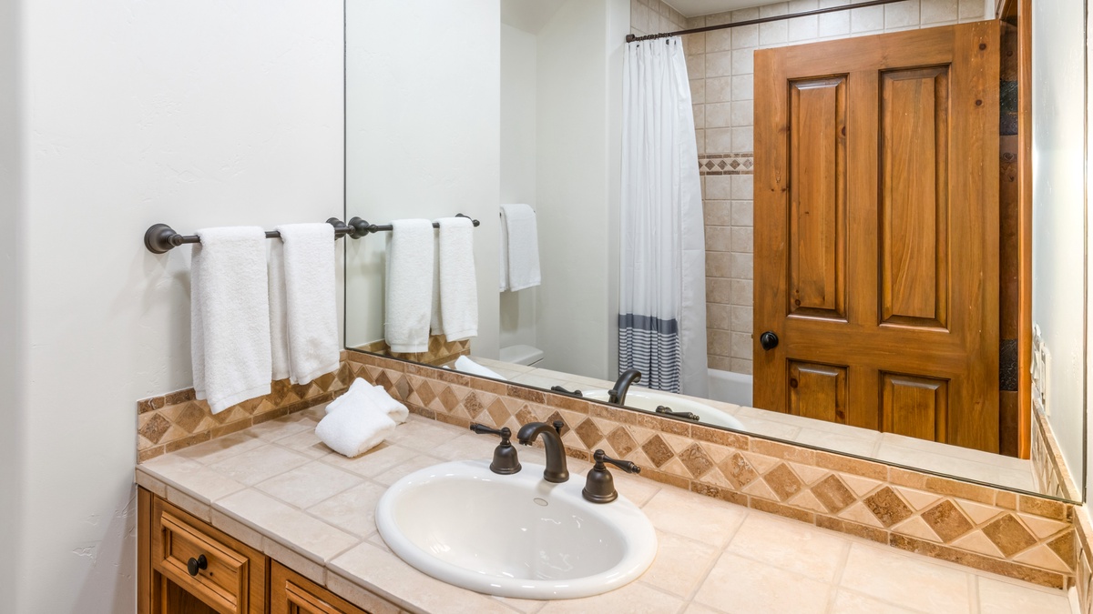 Bedroom 6, Upper Level - Ensuite