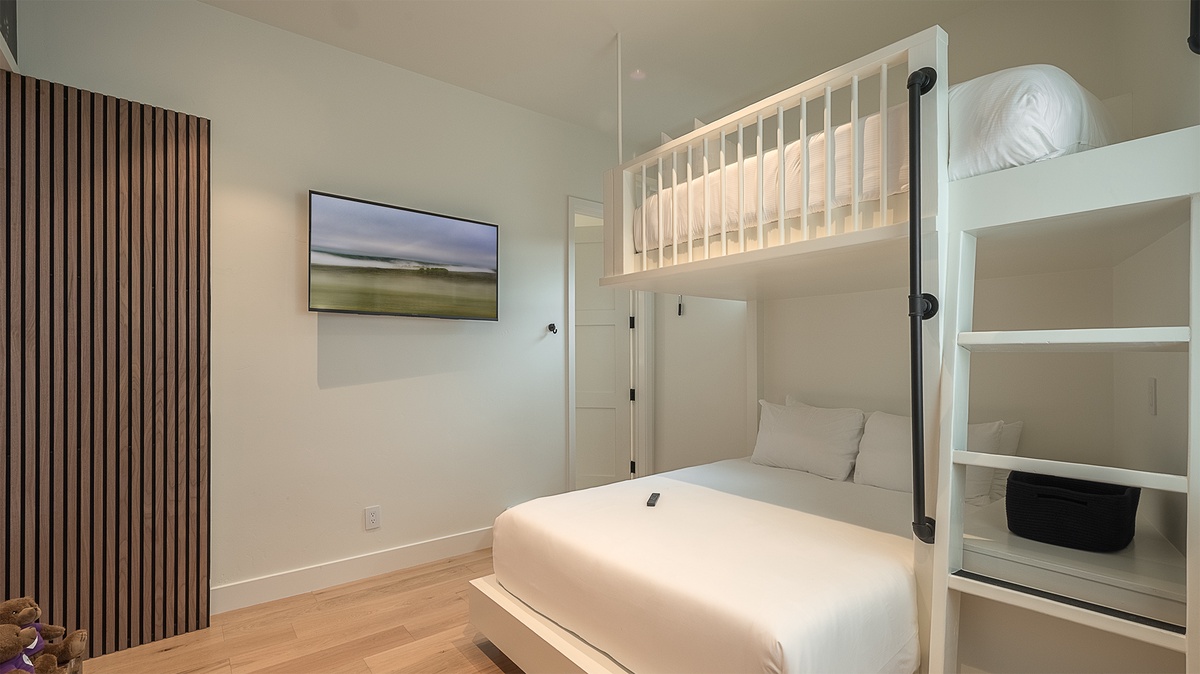 Bedroom 4, Lower Level - Bunkroom twin over queen bunk