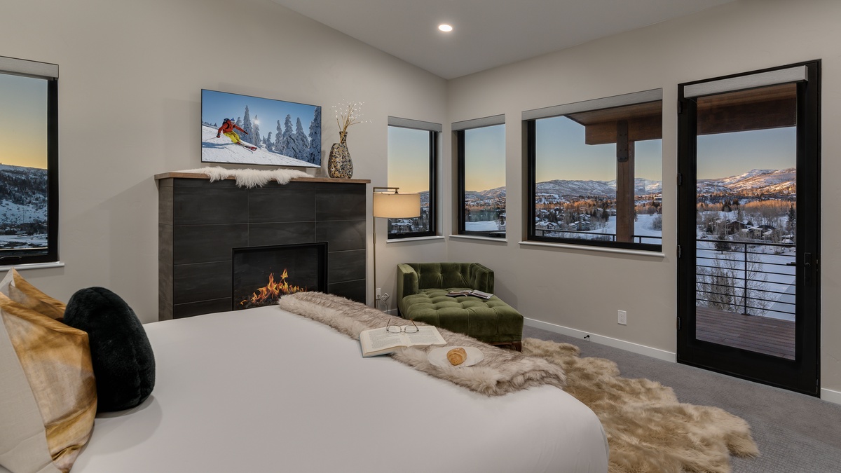 Primary king suite on main level