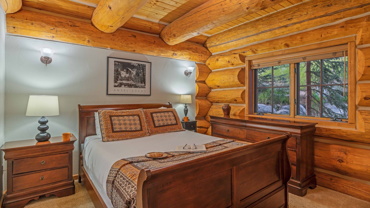 Bedroom 3, Main Level - Queen suite with shared ensuite