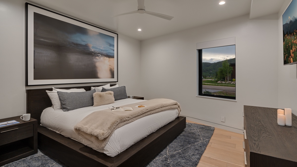 Bedroom 5, Lower Level - Spacious king bed