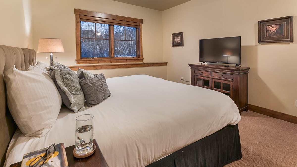 Lower level king suite with TV