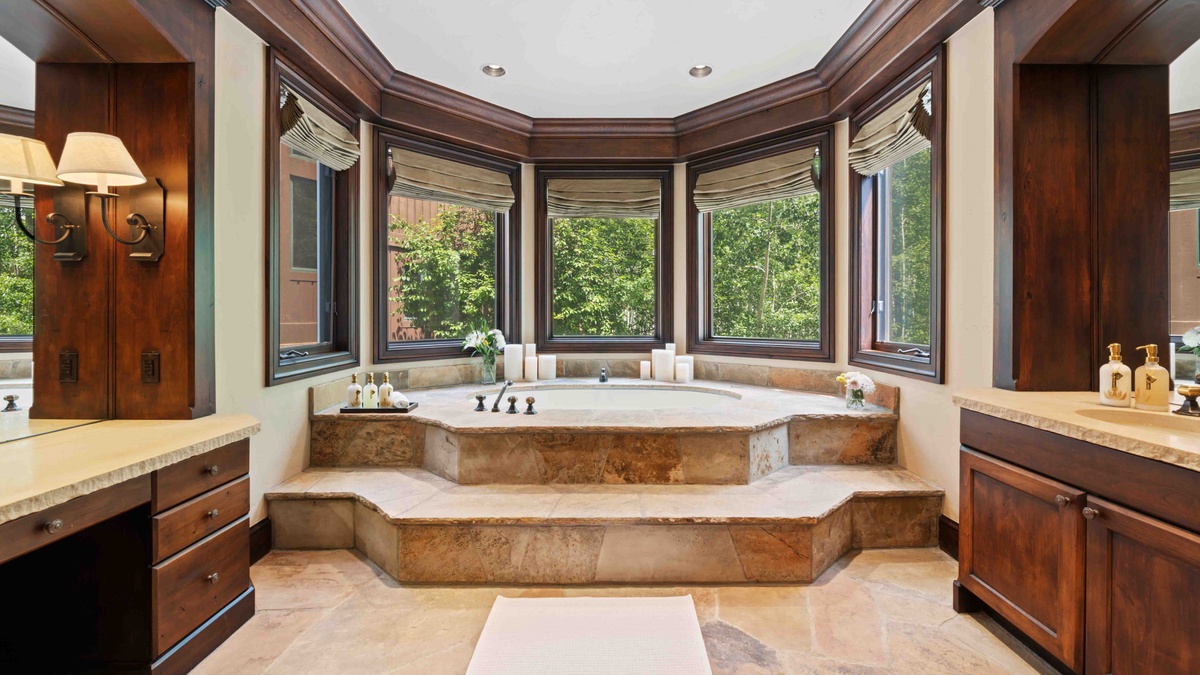 Bedroom 1, Lower Level - Walk into this sunken jetted tub in the lower level primary bedroom