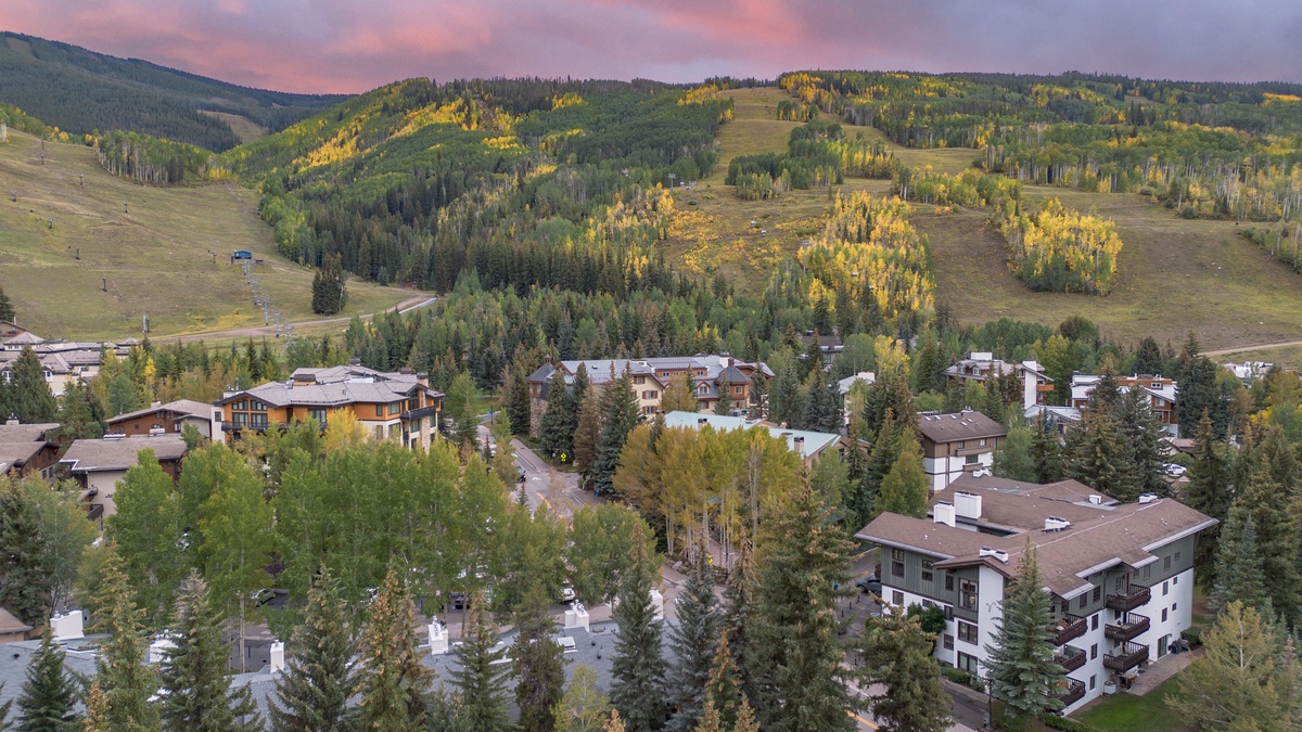 Exterior - Aerial view of the mountain resort