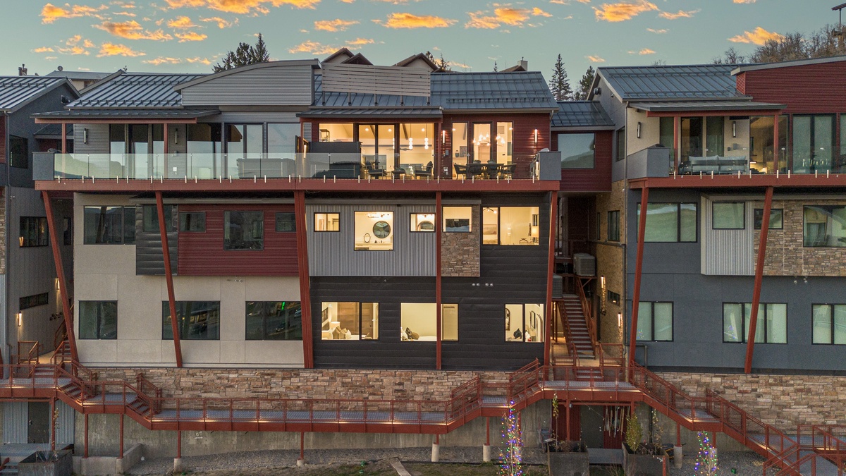 Welcome to Crescendo Crest at Crawford Square!