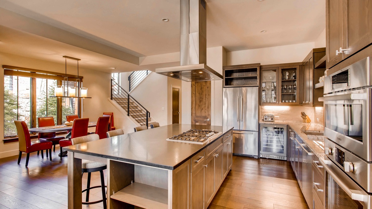 Gourmet Kitchen, Main Level