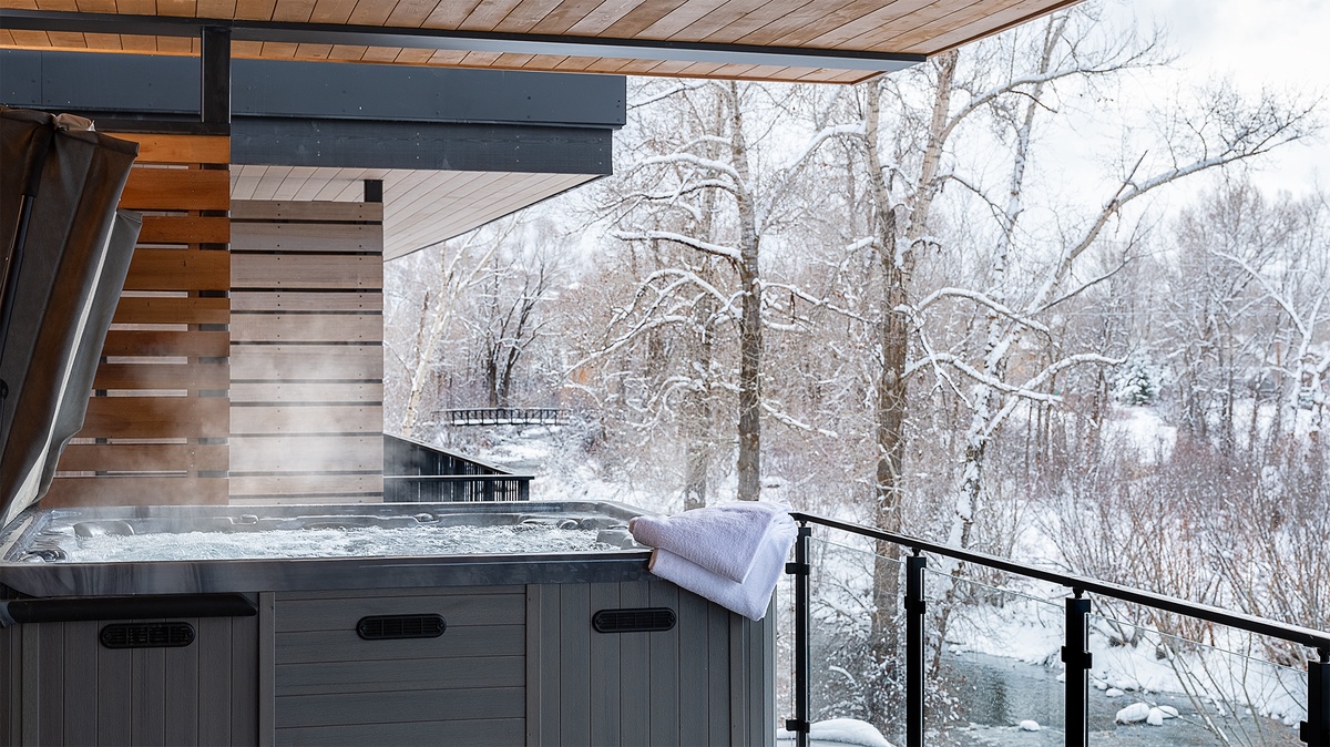 Hot Tub, Mid-Level - Overlooking Yampa River
