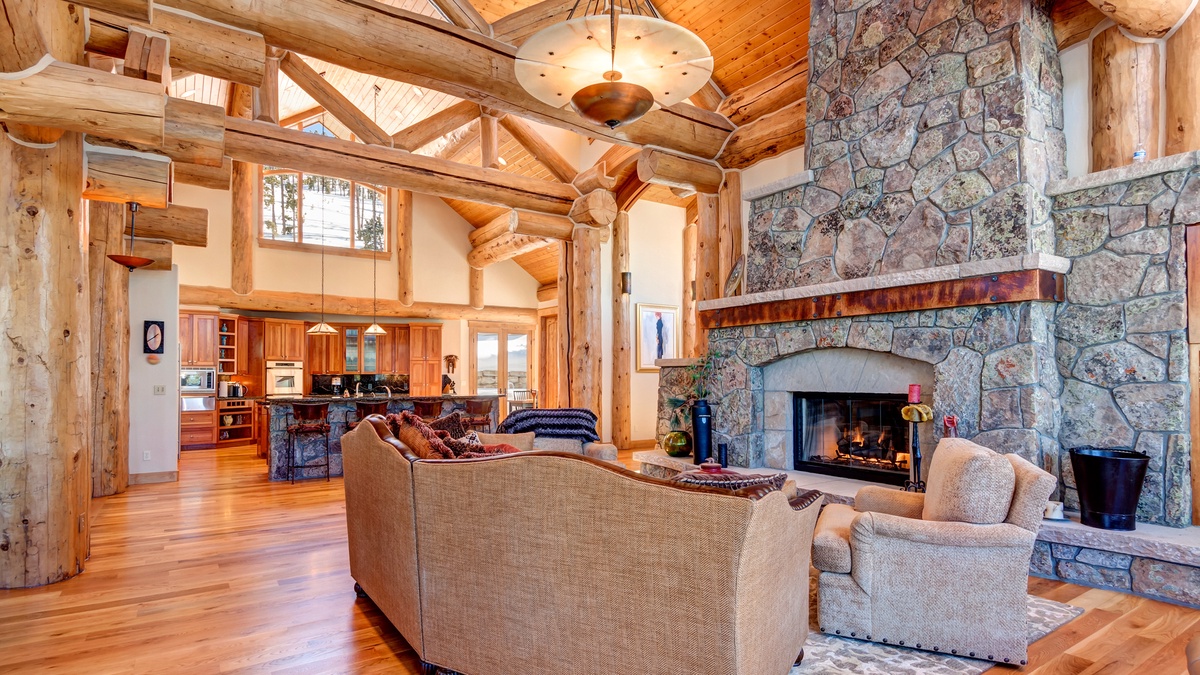 Great Room, Upper Level - Into kitchen