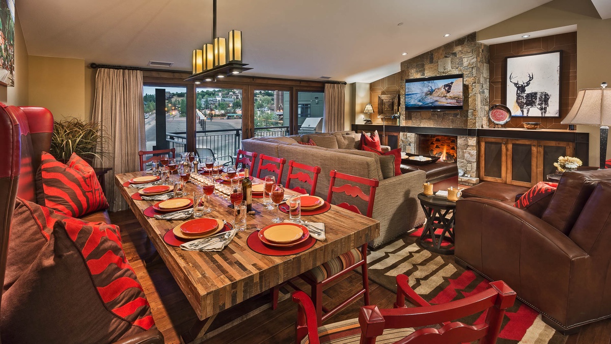 Dining Area, Main Level - Seating for ten