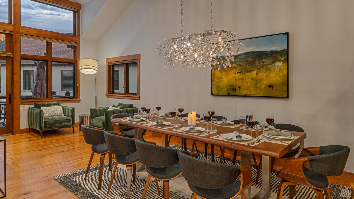 Dining Area, Main Level - Seats up to 10