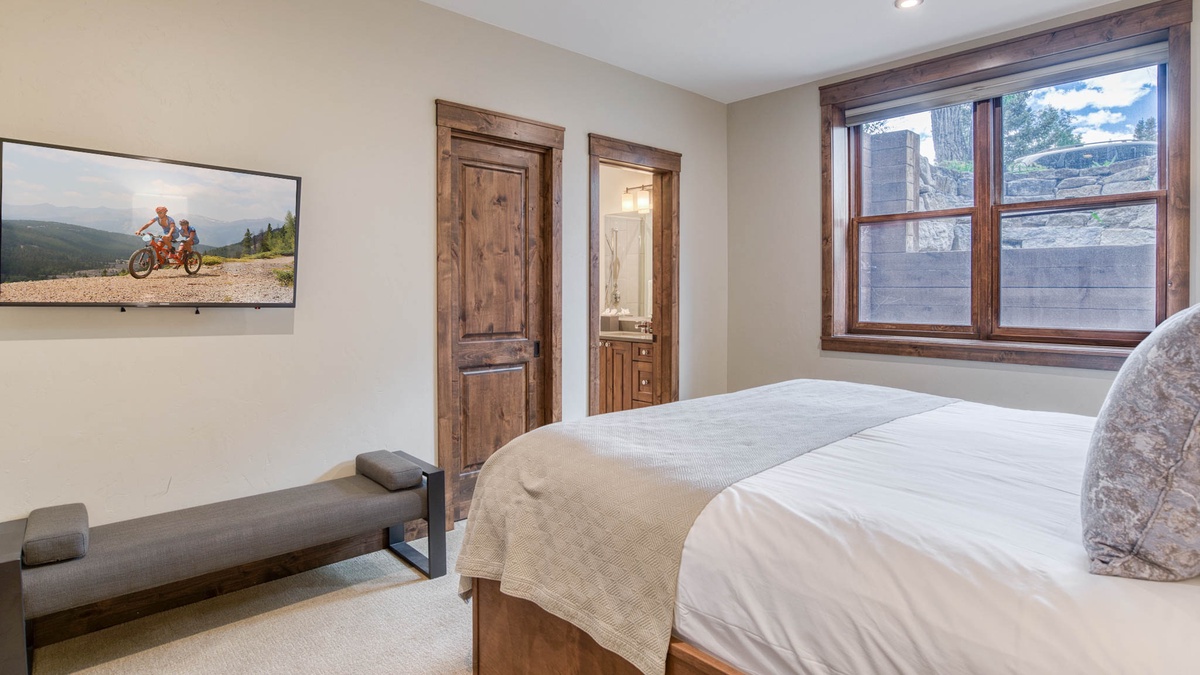 Bedroom 4, Lower Level - King suite