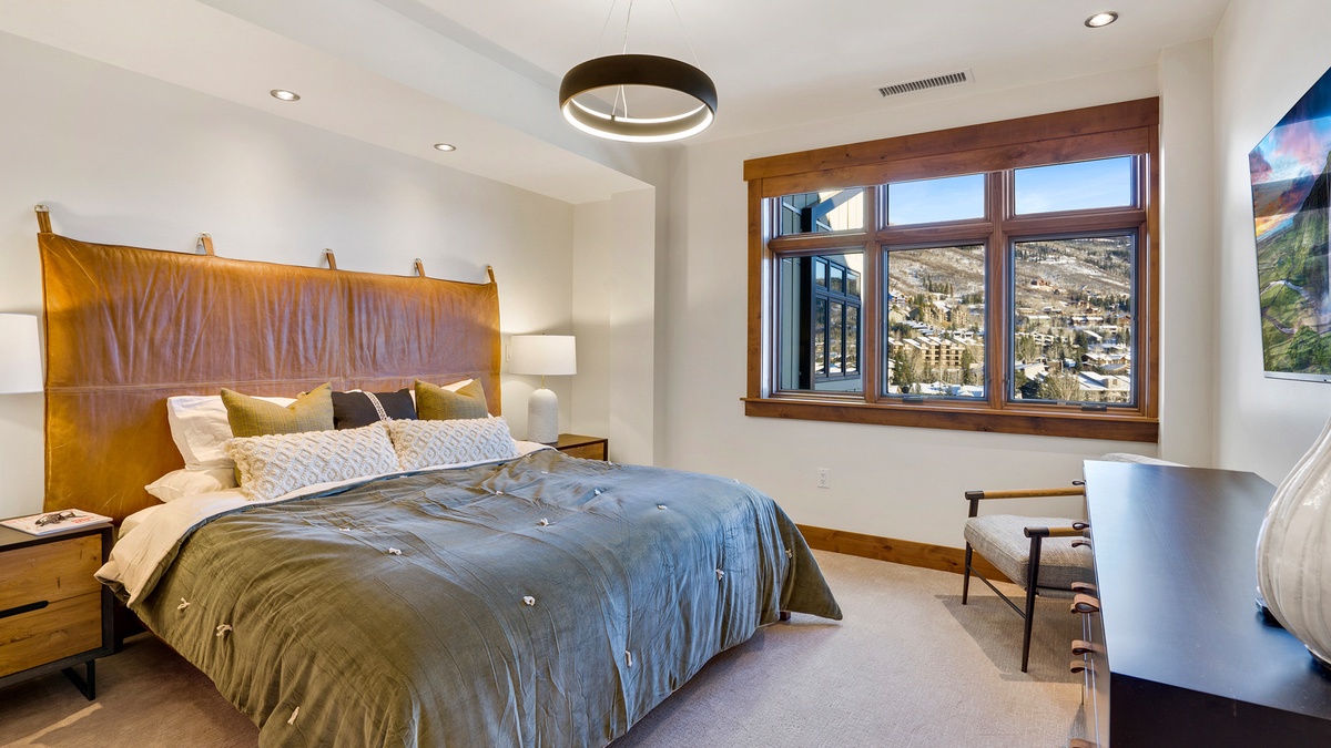 Bedroom 2, Main Level - King suite