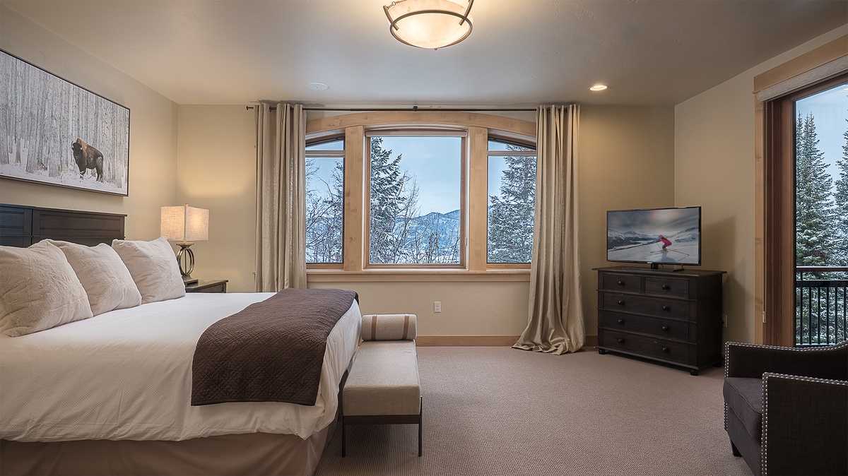 Bedroom 4, Lower Level - King bedroom