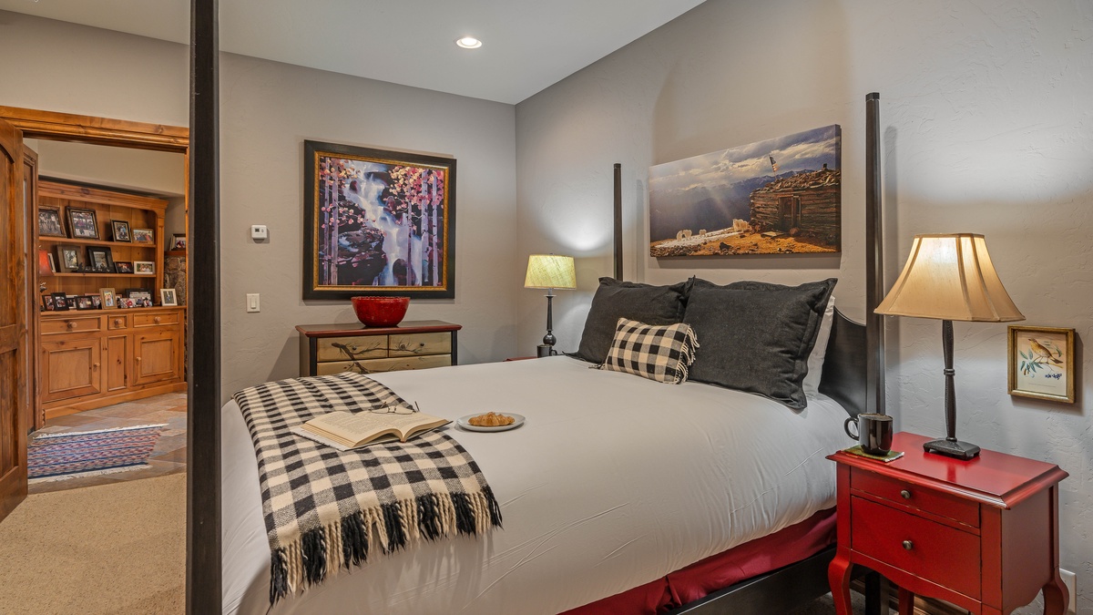 Bedroom 2, Lower Level - Queen suite on lower level