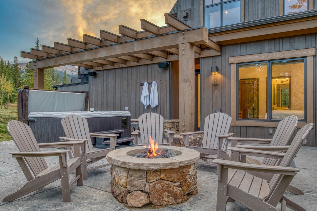 Laundry, Lower Level - Fire pit with outdoor seating