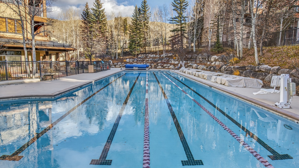 Highlands Lodge Community Amenity: Year-round pool