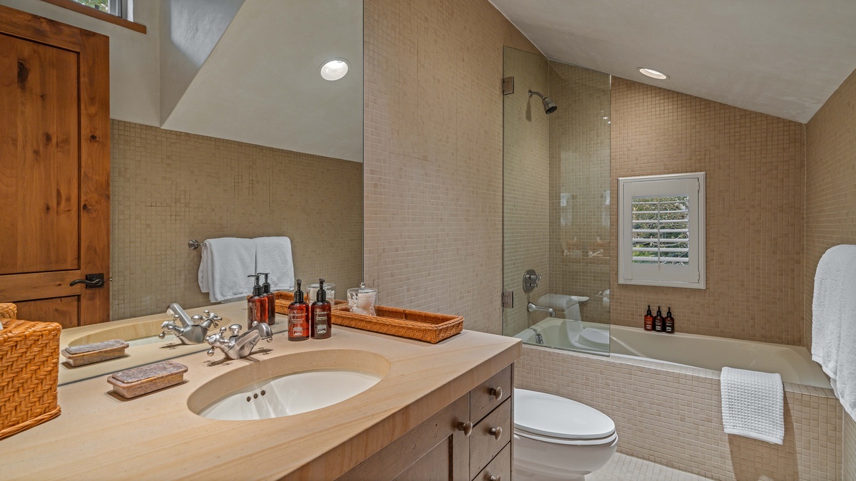 Bedroom 4, Upper Level - Twin bedroom ensuite