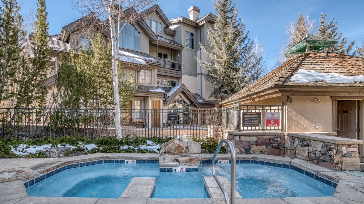 Community Amenity: Hot Tub