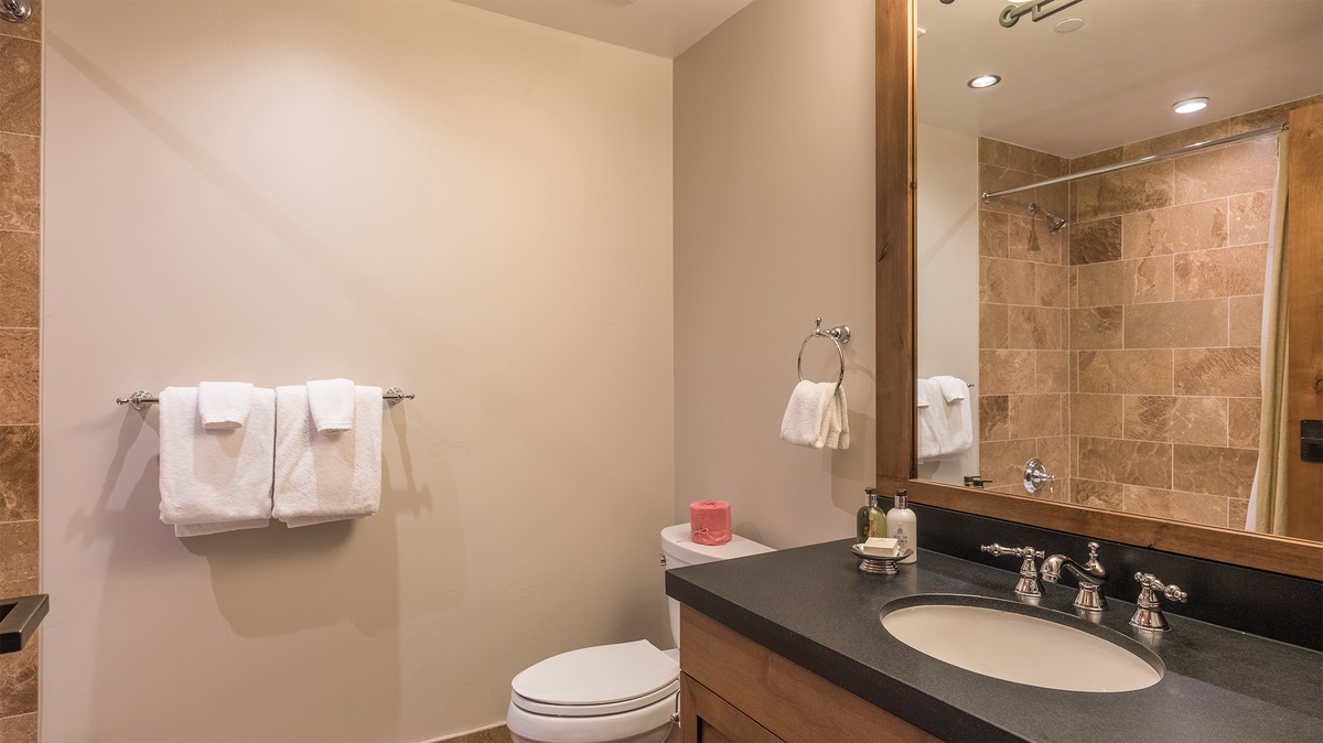 Bedroom 3, Main Level - King ensuite