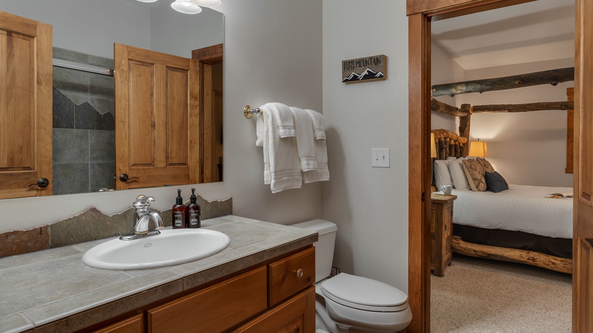 Bedroom 2, Lower Level - King ensuite on lower level
