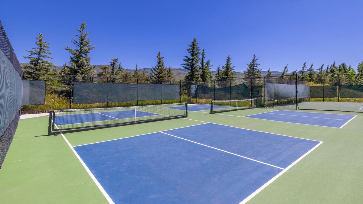 Arrowhead Alpine Club Community Amenity: Pickleball courts available by reservation in the summer.