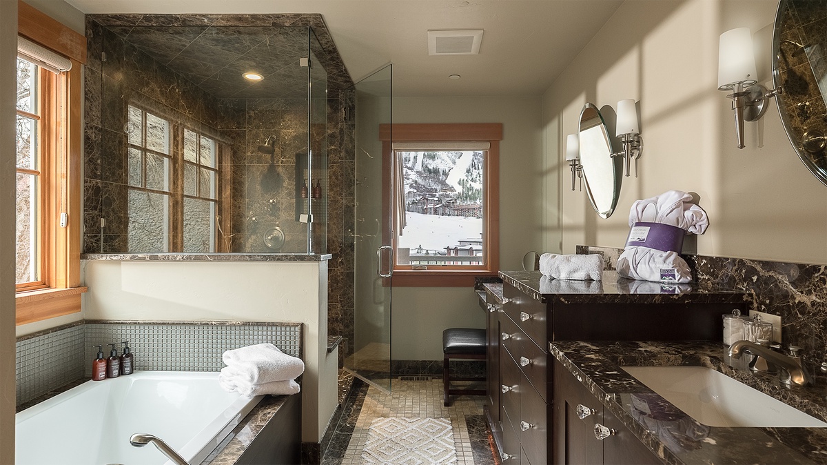 Bedroom 1, Mid Level, Storm Peak Chalet - Ensuite with soaking tub, walk in shower, and double vanity