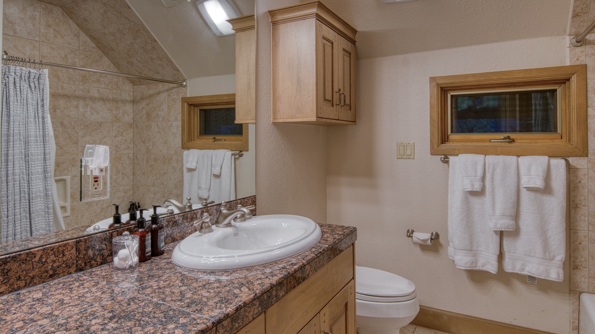 Bedroom 4, Upper Level - King ensuite