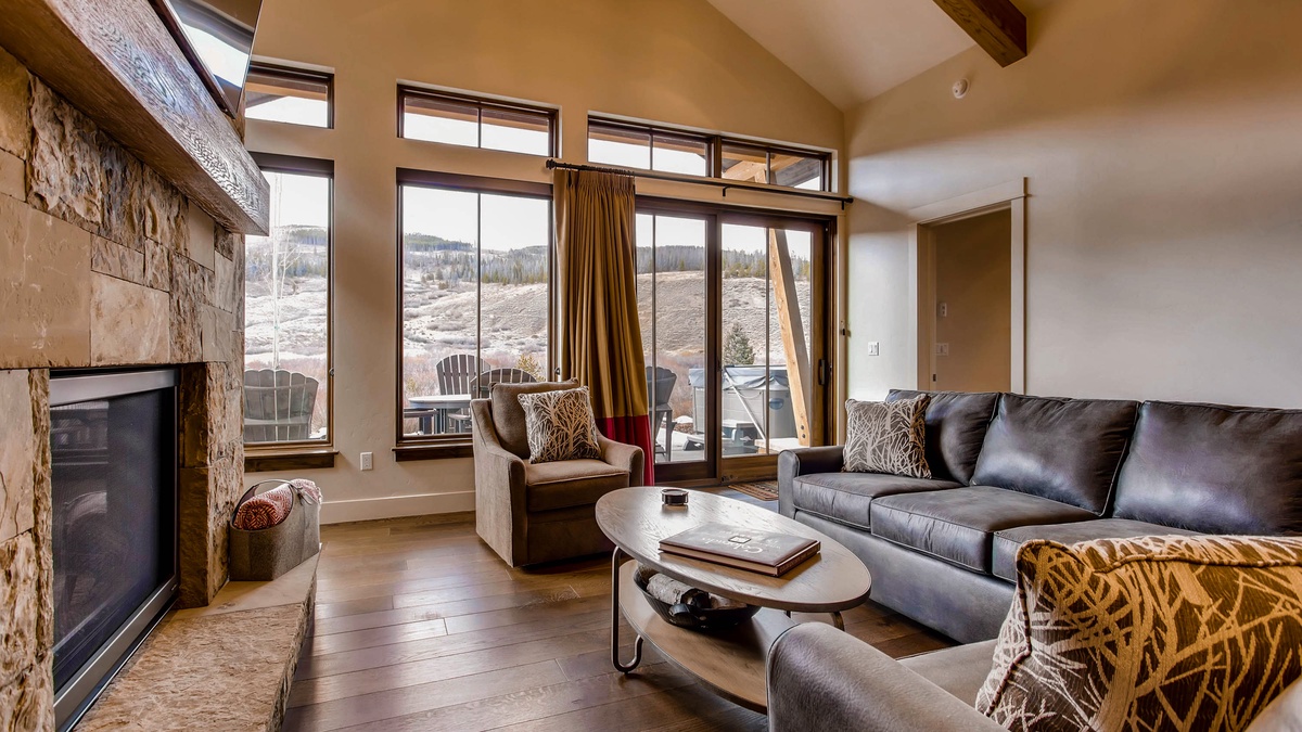 Great Room, Main Level - Views