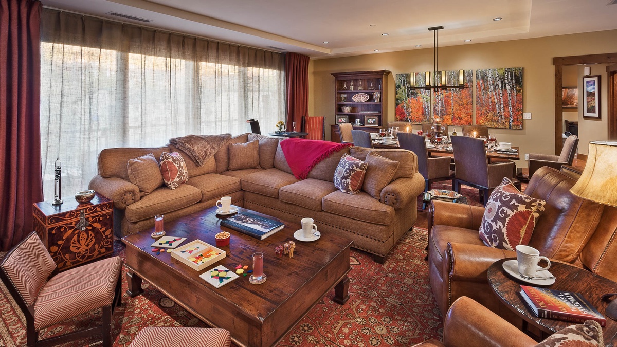 Great Room, Main Level - With expansive seating area