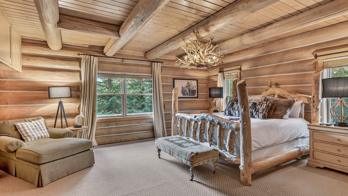 Bedroom 1, Main Level - Primary suite