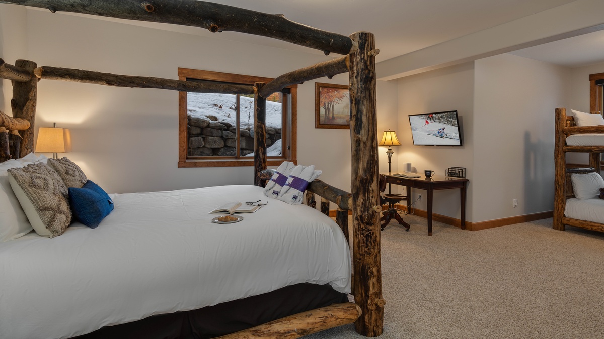 Bedroom 2, Lower Level - King suite with twin bunk on lower level - oxygen