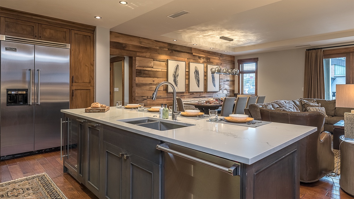 Kitchen, Main Level - Large island