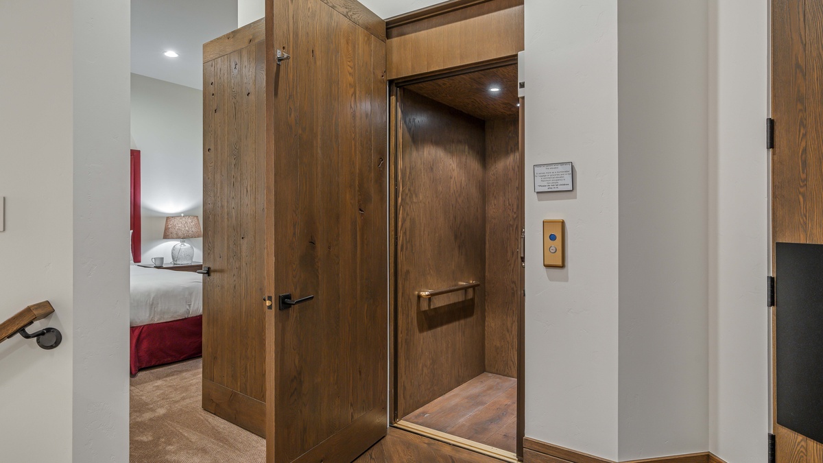 Elevator for Alpenzauber Lodge