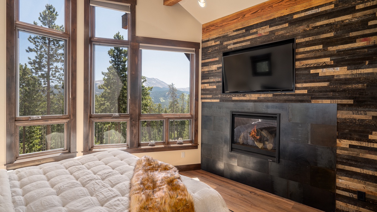 Bedroom 1, Main Level - Primary suite on main level with fireplace, views