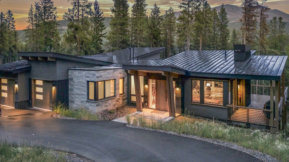 Welcome to Blue Valley Chalet!